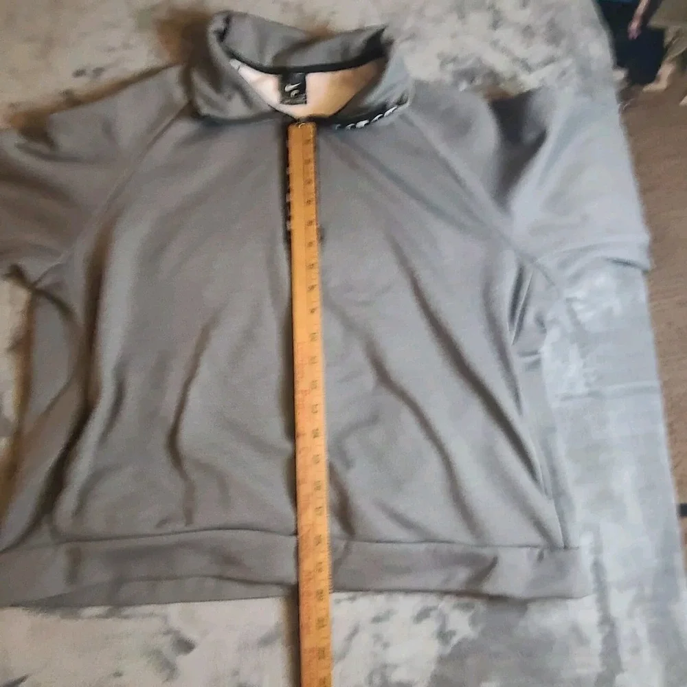 Nike Sweatshirt Pullover Women Large Gray Crop Quarter Zip Fleece‎ Long Sleeve